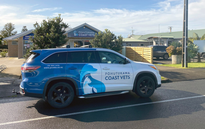 Image of the Pohutukawa Coast Vets Vehicle outside the clinic in Beachlands